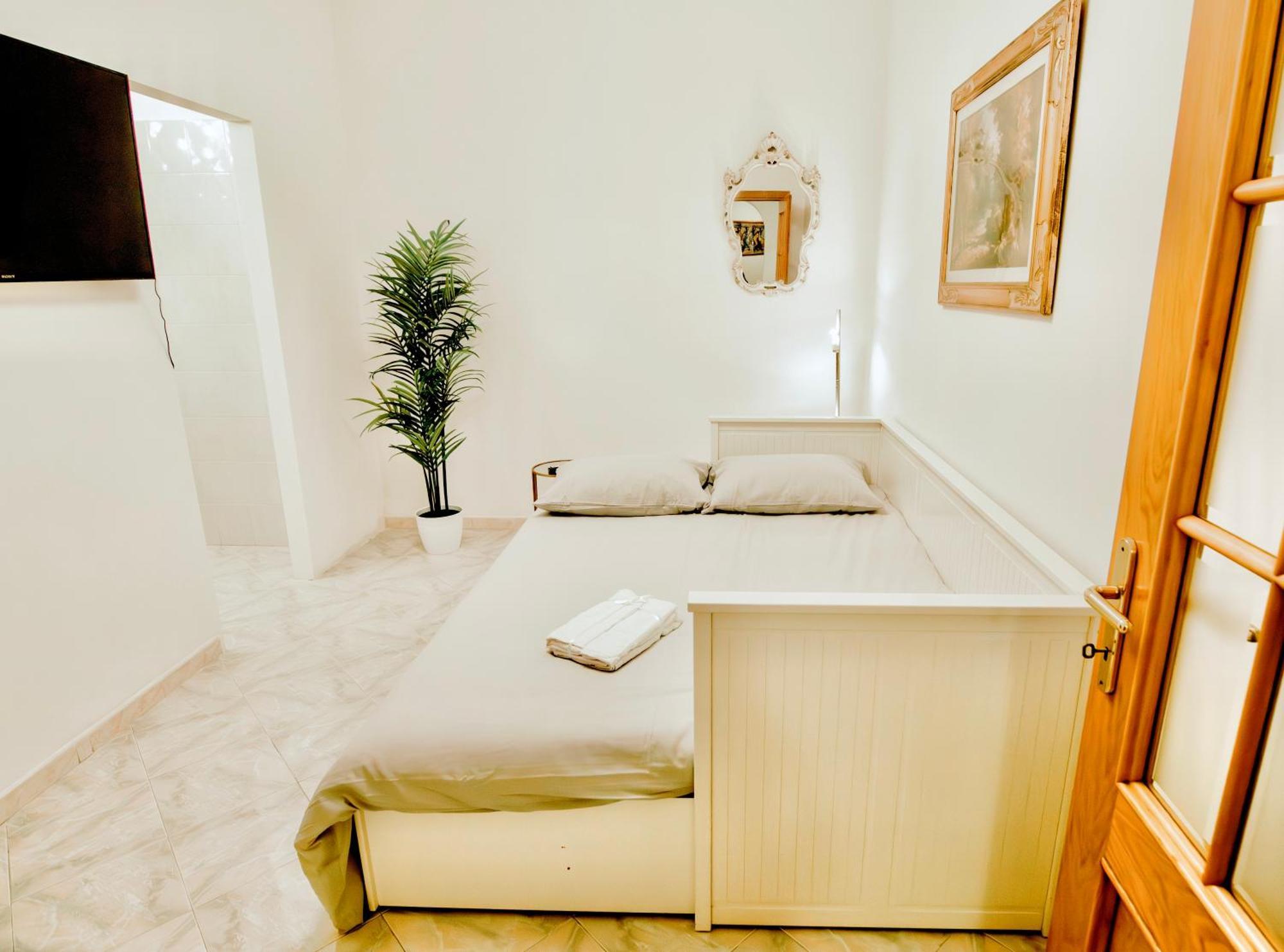Golden Luxury Home - San Giovanni - 10 Min To Basilica Of San Giovanni - 25 Min To Colosseum Rome Exterior photo